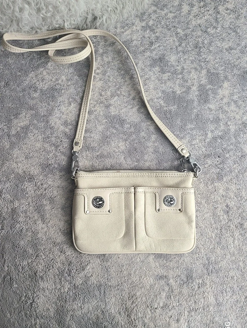 Marc Jacobs Cream Crossbody Bag - Minimal Leather Shoulder Purse - Picture 1 of 8